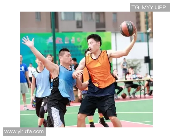 篮球与足球明星的精彩瞬间对比图集展现运动之美与激情的碰撞