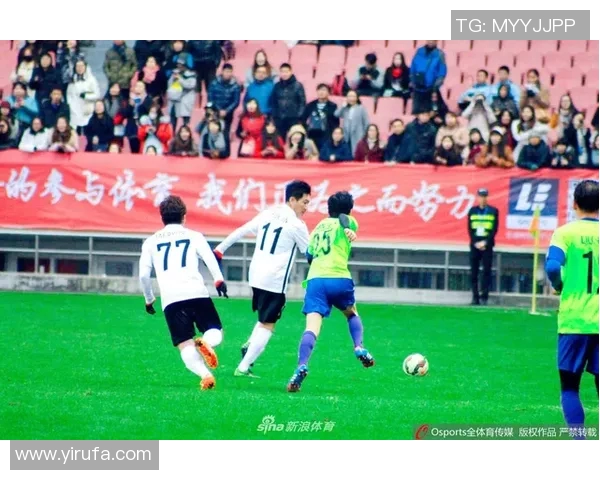 足球明星齐聚一堂精彩瞬间尽在此图展现他们的风采与友谊